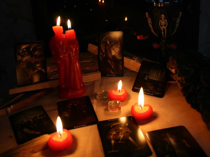 Диагностика свечами и на картах Таро в Волхове